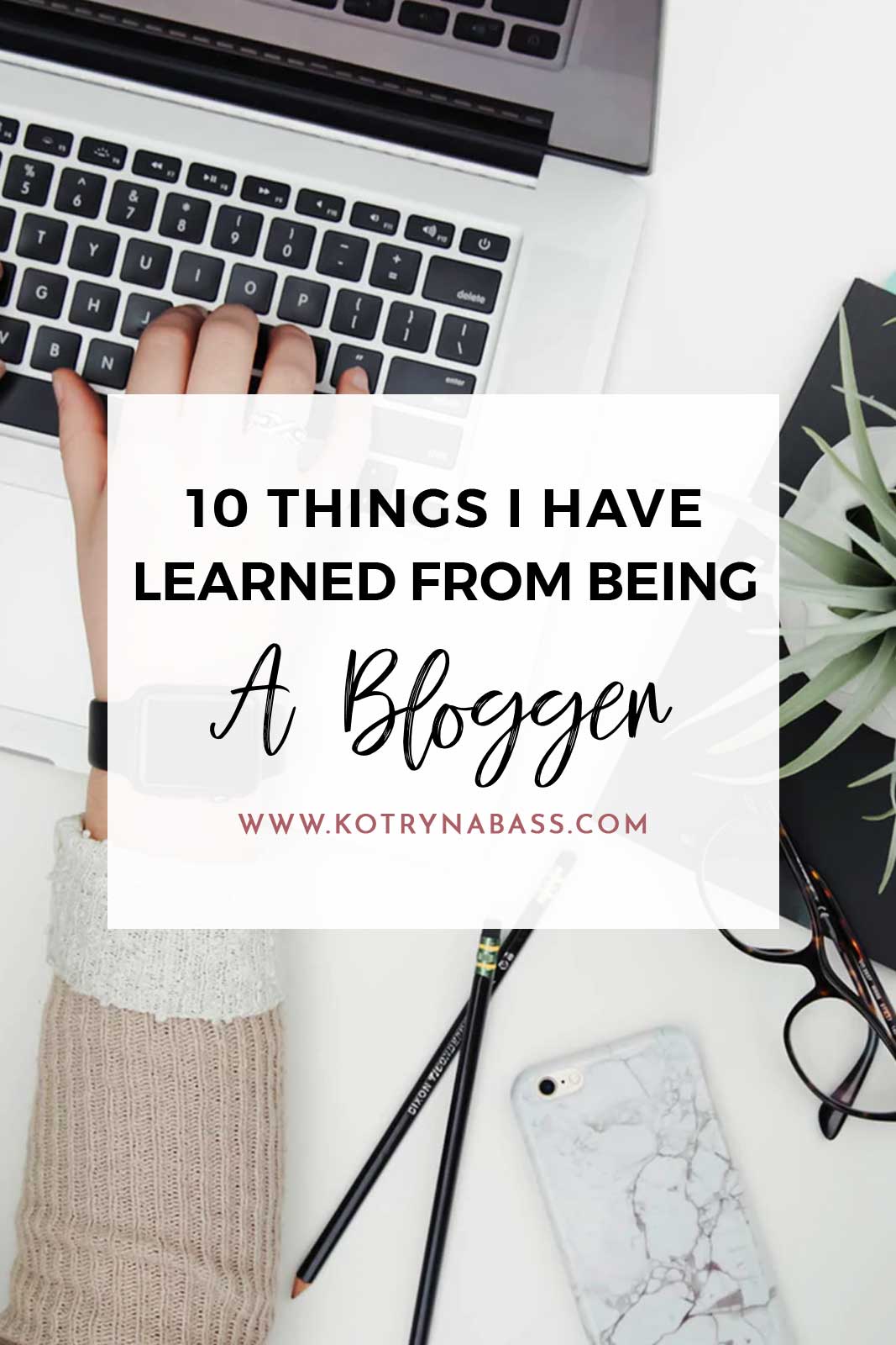I love blogging for a living! Seriously, I feel grateful every single day to know that my work allows me to have all the freedom I need & constantly keeps me motivated to grow. I’ve been blogging for over five years now & today I’d like to share some of the things I’ve learned so far from running my own blog.