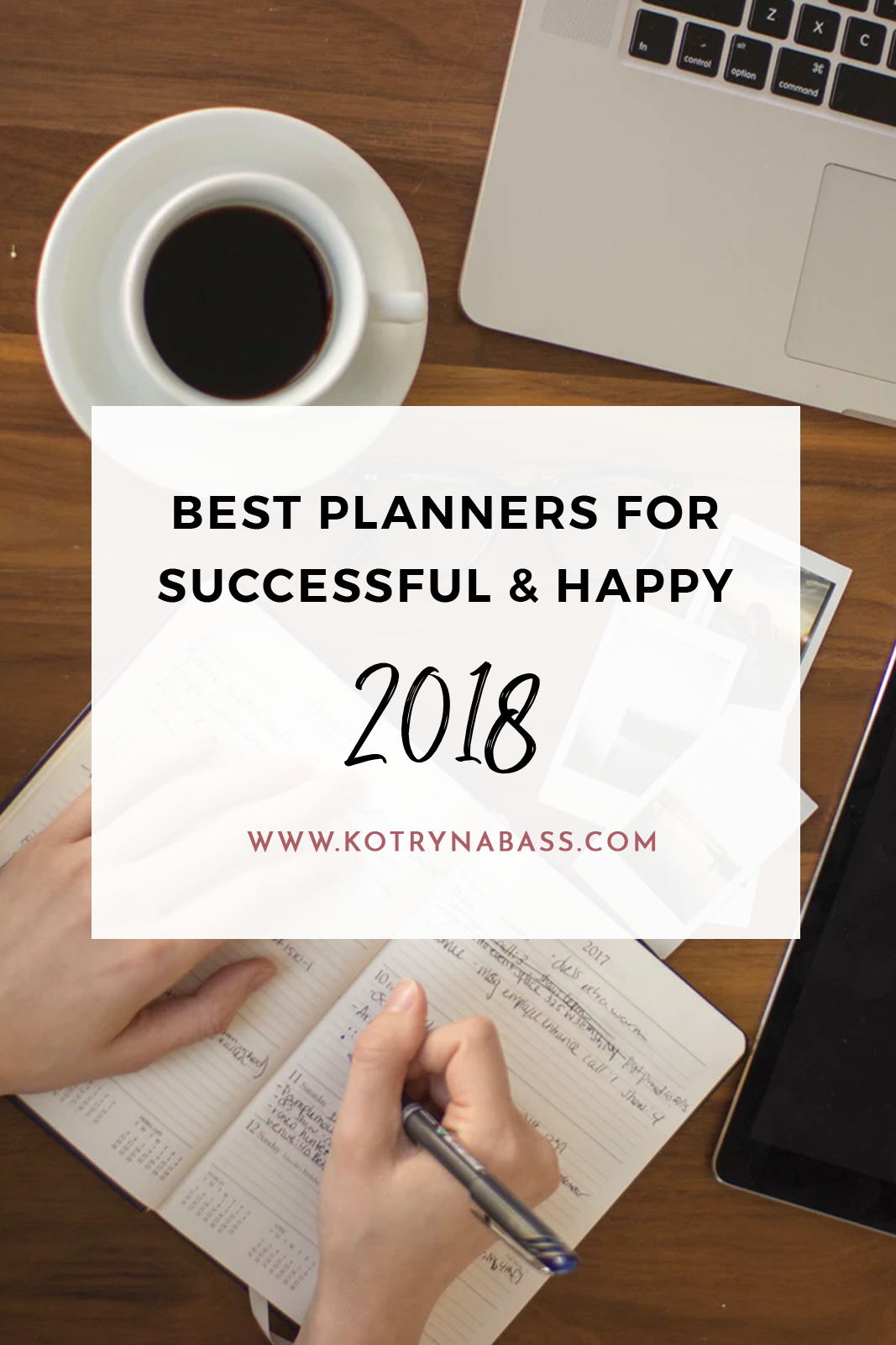 If you’re still looking for some last-minute presents or finally decided to treat yourself- a yearly planner is always the best gift during this time of the year! As every year, I do the dirty work for you & found the best planners for successful & most importantly- happy year of 2018. Shop till you drop!