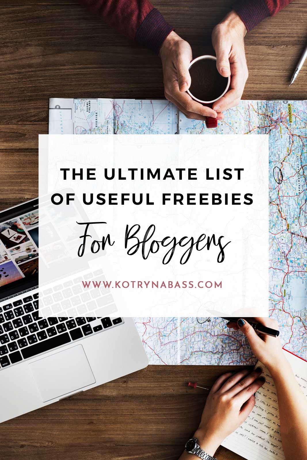 I love to see amazing creators giving away their content for free in order to help other bloggers. This makes me believe in a better tomorrow and I'm so on board with all of this sharing thing. In this post, I wanted to share some of the most useful freebies you can find online that will make your blogging life so much easier!